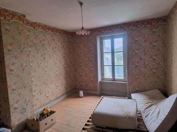 Maison de ville à fort potentiel pour petit budget