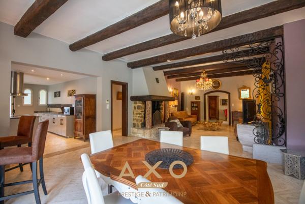 CASTELNAU-LE-LEZ  AUTHENTIQUE MAS DE PLAIN-PIED  248 m²  4 CHAMBRES  SUITE PARENTALE  PISCINE  TERRAIN 1 331 m²  FORAGE  2 044 000 