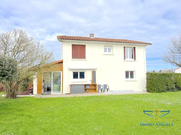 Maison de 2 habitations de 4 et 3 pièces avec grand stationnement