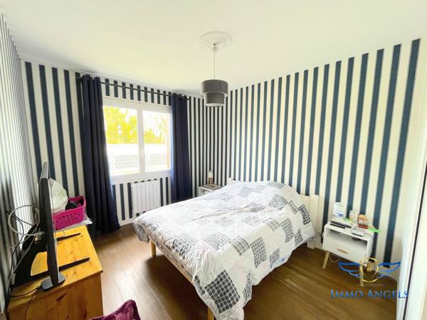 Maison de 2 habitations de 4 et 3 pièces avec grand stationnement