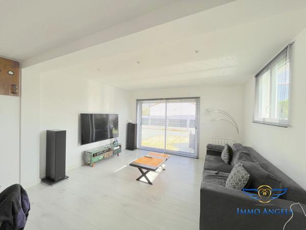 Maison de 2 habitations de 4 et 3 pièces avec grand stationnement