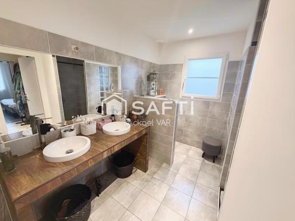 Maison contemporaine -  5 pièces - 147m2