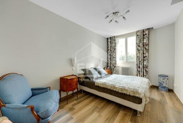 Appartement Paris 4 pièce(s) 110.95 m2
