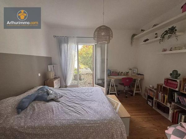 Vente                                                      Maison
                        
                     6 pièces                      177 m2                     à Marmande