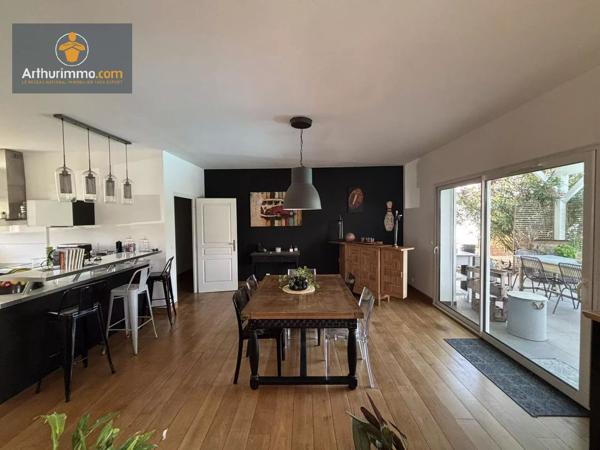 Vente                                                      Maison
                        
                     6 pièces                      177 m2                     à Marmande
