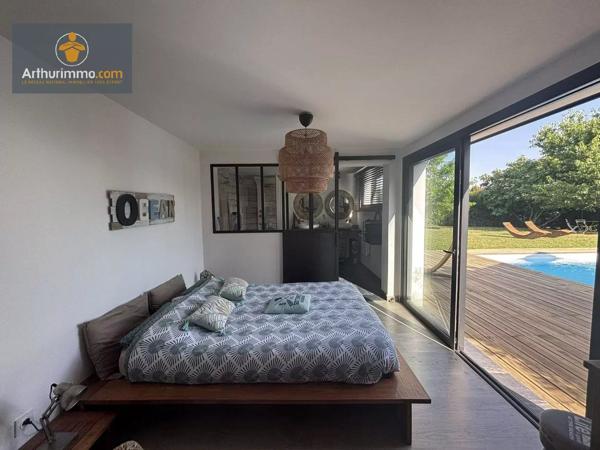 Vente                                                      Maison
                        
                     6 pièces                      177 m2                     à Marmande