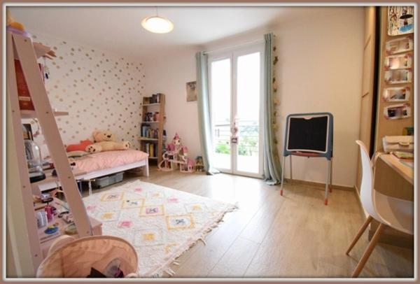 Maison à vendre 5 pièces Les Thermes rénovation récente et jardin exotique  Vidéo disponible