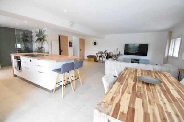 Maison à vendre 5 pièces Les Thermes rénovation récente et jardin exotique  Vidéo disponible