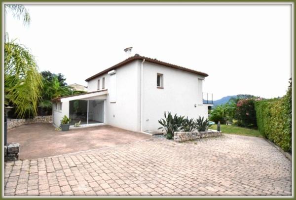 Maison à vendre 5 pièces Les Thermes rénovation récente et jardin exotique  Vidéo disponible