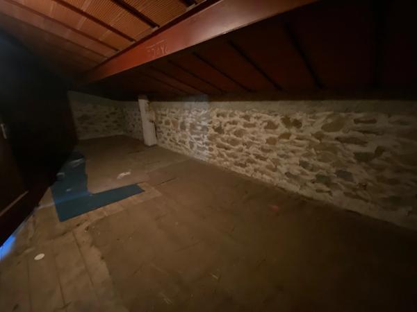 Dpt Pyrénées Orientales (66), à vendre proche VINCA maison en pierres 120 m² avec jardin et grange à rénover