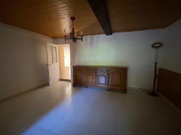 Dpt Pyrénées Orientales (66), à vendre proche VINCA maison en pierres 120 m² avec jardin et grange à rénover