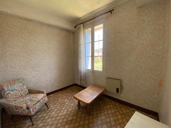 Dpt Pyrénées Orientales (66), à vendre proche VINCA maison en pierres 120 m² avec jardin et grange à rénover