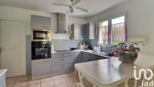 Maison traditionnelle 4 pièces de 94 m² à Gardanne (13120)