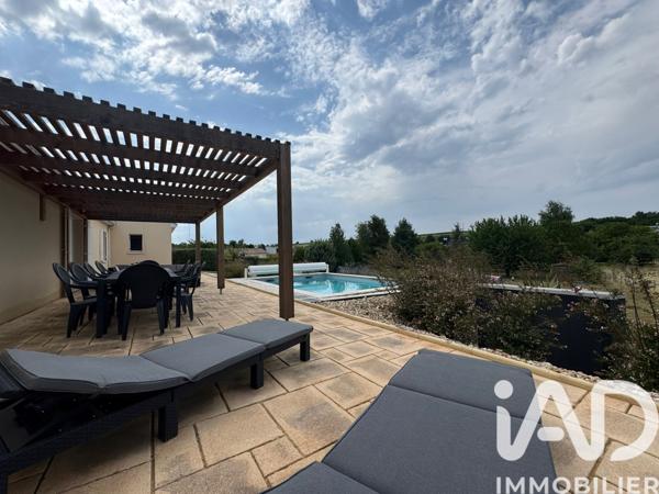 Maison à vendre 8 pièces 210 m² Châteauneuf-sur-Charente