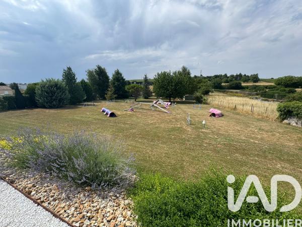 Maison à vendre 8 pièces 210 m² Châteauneuf-sur-Charente