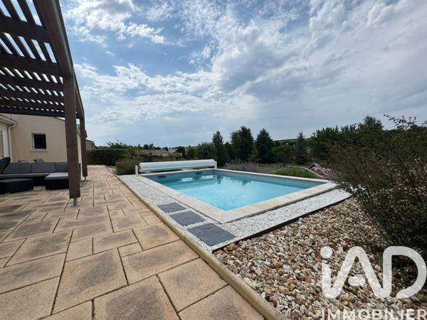 Maison à vendre 8 pièces 210 m² Châteauneuf-sur-Charente