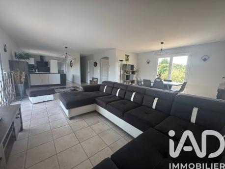 Maison à vendre 8 pièces 210 m² Châteauneuf-sur-Charente