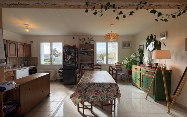 Maison à vendre    4 pièces •  Lussac-les-Châteaux