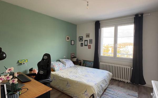 Maison à vendre    4 pièces •  Lussac-les-Châteaux