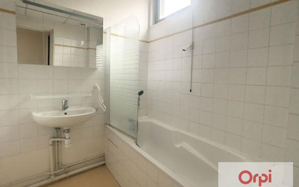 Appartement à louer    2 pièces • 47,76 m2 Montluçon