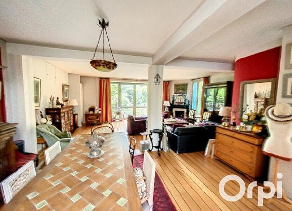 Maison à vendre    6 pièces • 180 m2 Châtillon