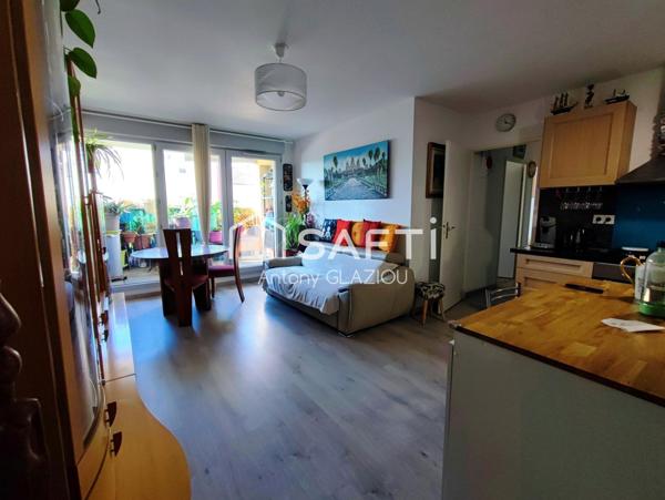 Etat quasi neuf - plein centre ville de Bassens