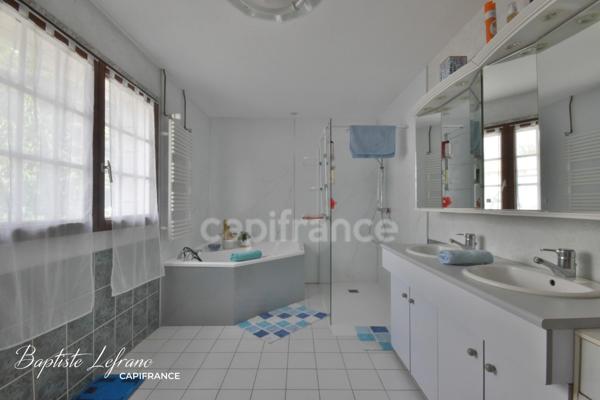 Maison familiale 8 pièces à JARZÉ - 170 m² - Terrain 4330 m²