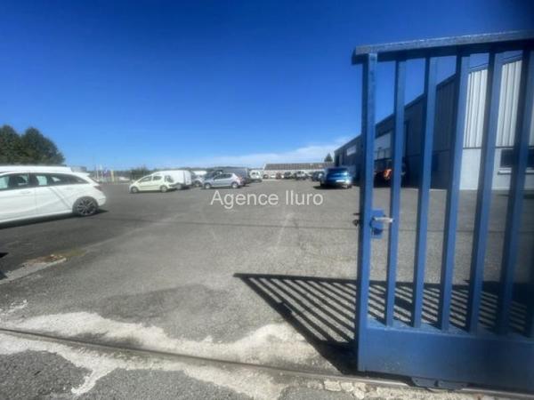 Local commercial - Oloron-sainte-marie - Réf.:205446 OLORON - A VENDRE GRAND LOCAL INDUSTRIEL OU COMMERCIAL -