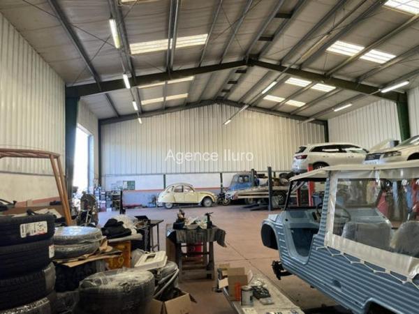 Local commercial - Oloron-sainte-marie - Réf.:205446 OLORON - A VENDRE GRAND LOCAL INDUSTRIEL OU COMMERCIAL -