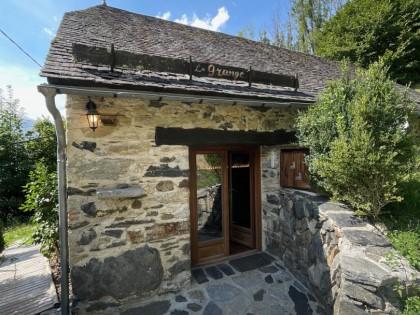 Local commercial - Oloron-sainte-marie - Réf.:205446 OLORON - A VENDRE GRAND LOCAL INDUSTRIEL OU COMMERCIAL -