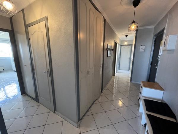 Appartement 200 000 € Saint-Priest 4 p 87 m² DPE D