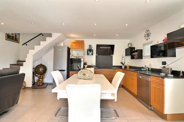 DUPLEX TYPE 3 / JARDIN / BUANDERIE / STATIONNEMENTS