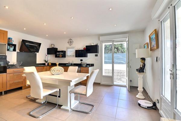 DUPLEX TYPE 3 / JARDIN / BUANDERIE / STATIONNEMENTS