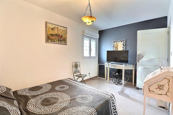 DUPLEX TYPE 3 / JARDIN / BUANDERIE / STATIONNEMENTS