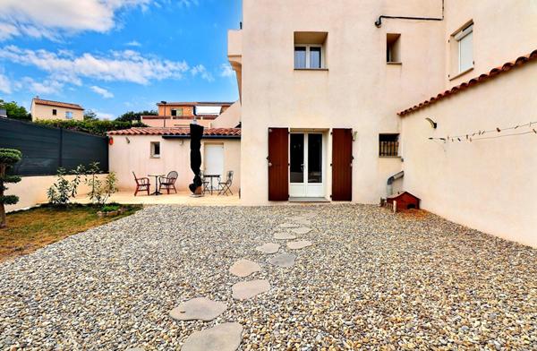 DUPLEX TYPE 3 / JARDIN / BUANDERIE / STATIONNEMENTS