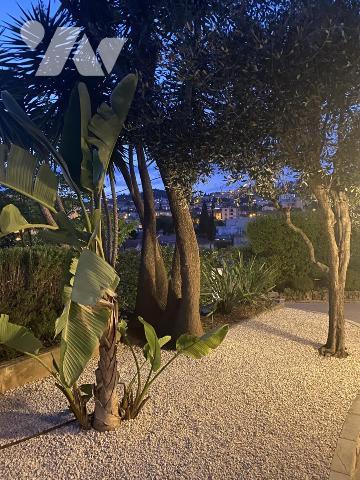 PROCHE VIEUX CANNET ELEGANTE MAISON DE 120 M2 EN PARFAIT ETAT AVEC PISCINE