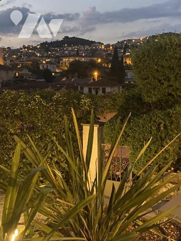 PROCHE VIEUX CANNET ELEGANTE MAISON DE 120 M2 EN PARFAIT ETAT AVEC PISCINE