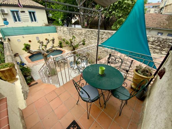 Gard (30) - Nimes - Appartement T3/4 avec cour et piscine