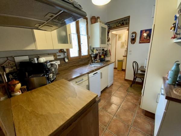 Gard (30) - Nimes - Appartement T3/4 avec cour et piscine