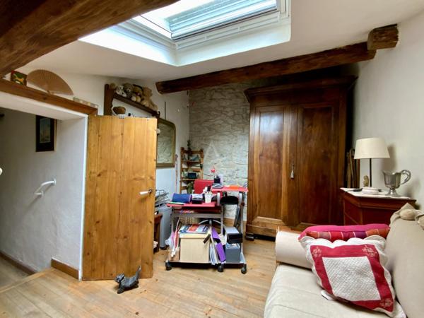 Gard (30) - Nimes - Appartement T3/4 avec cour et piscine