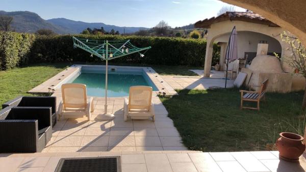 BELLE MAISON de 120 m2 dans propriété de fermée A VENDRE à MALLEMOISSON (04510)