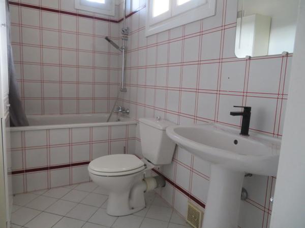 BELLE MAISON de 120 m2 dans propriété de fermée A VENDRE à MALLEMOISSON (04510)