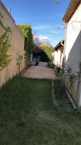 BELLE MAISON de 120 m2 dans propriété de fermée A VENDRE à MALLEMOISSON (04510)