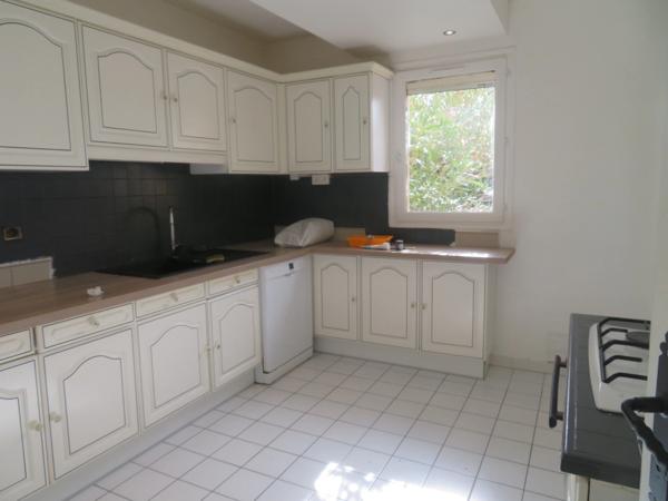 BELLE MAISON de 120 m2 dans propriété de fermée A VENDRE à MALLEMOISSON (04510)