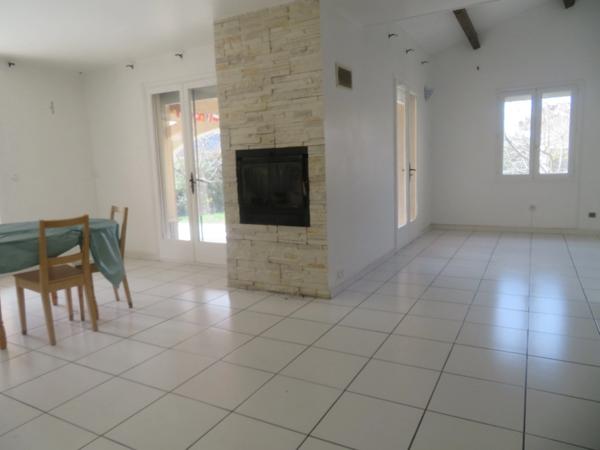 BELLE MAISON de 120 m2 dans propriété de fermée A VENDRE à MALLEMOISSON (04510)