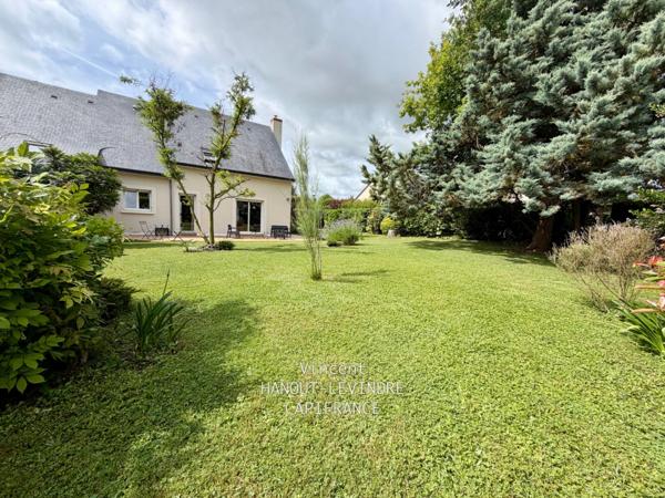 Maison familiale de 146 m² à Tiercé – 5 chambres, jardin sans vis-à-vis, Centre ville et gare à pied