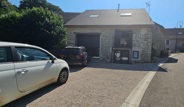 Maison restaurée à vendre à Beaufort-Orbagna dans le Jura (39190), ref : 39064-100