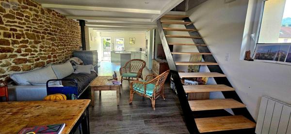 Maison restaurée à vendre à Beaufort-Orbagna dans le Jura (39190), ref : 39064-100