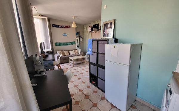 Appartement à vendre    1 pièce • 23,79 m2 Marseille 7