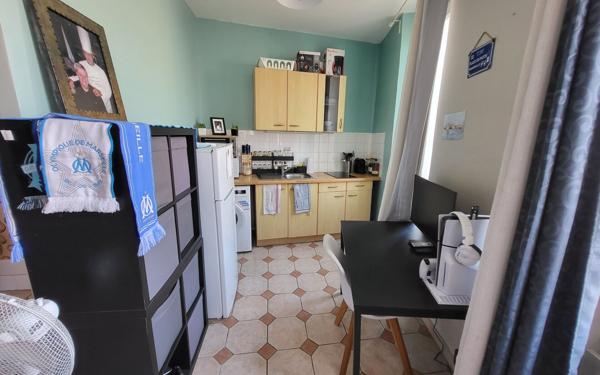 Appartement à vendre    1 pièce • 23,79 m2 Marseille 7